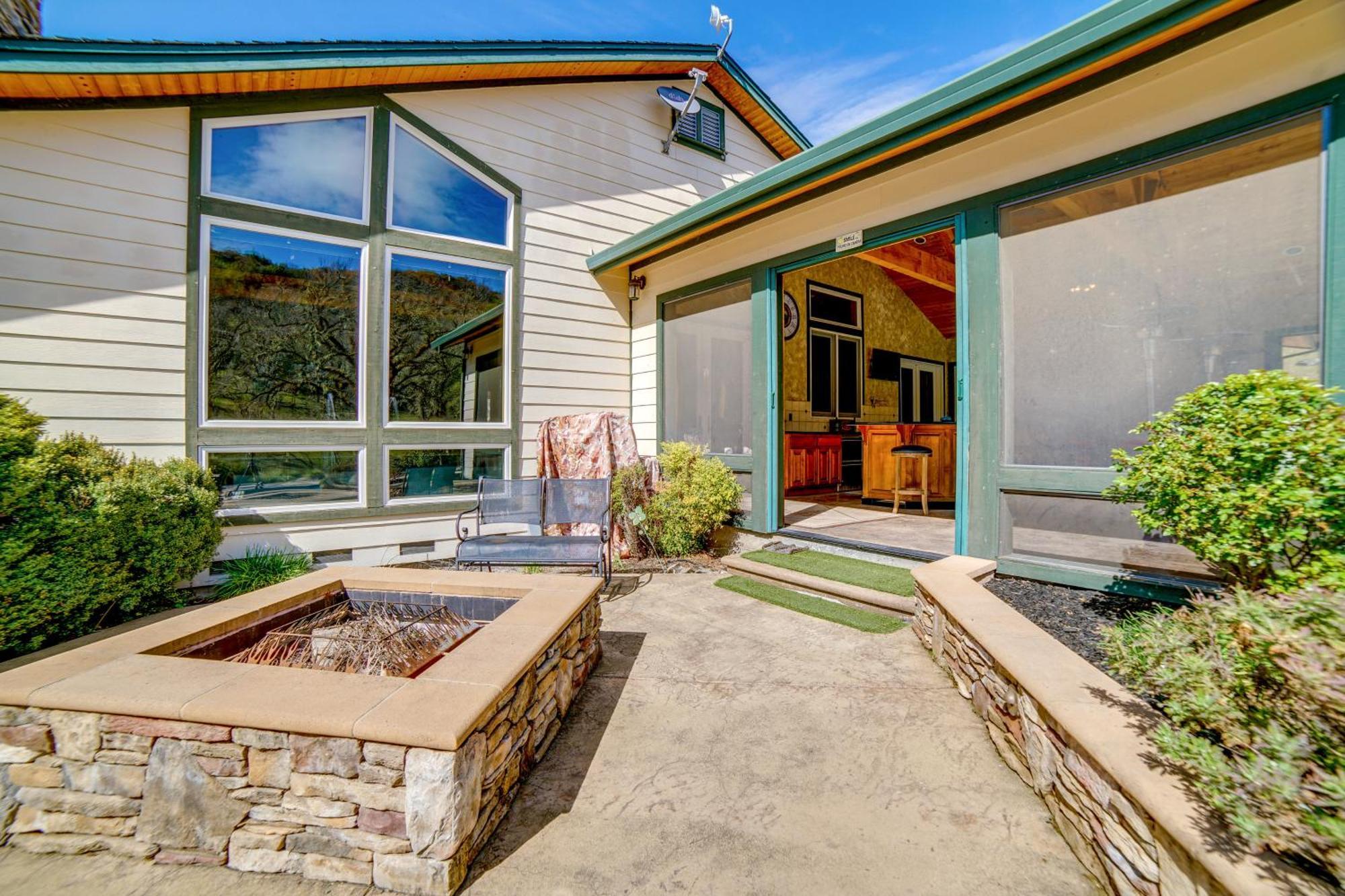 Stunning Hopland Vacation Rental With Pool And Hot Tub Buitenkant foto